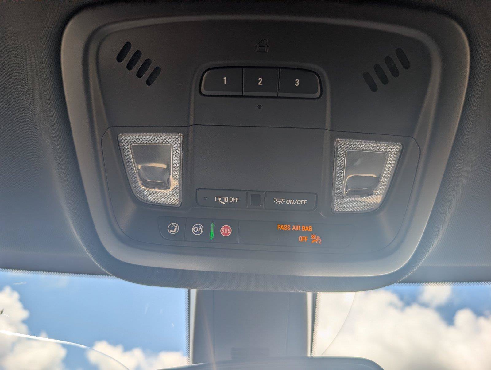 Used 2023 Chevrolet Traverse LT FWD image 18