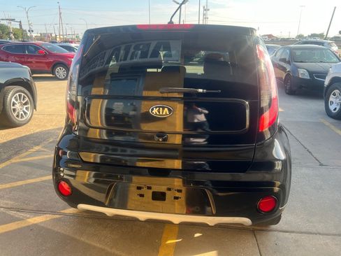 Used 2018 Kia Soul + FWD image 6