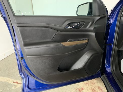 Used 2023 GMC Acadia SLE w/ Elevation Edition image 15