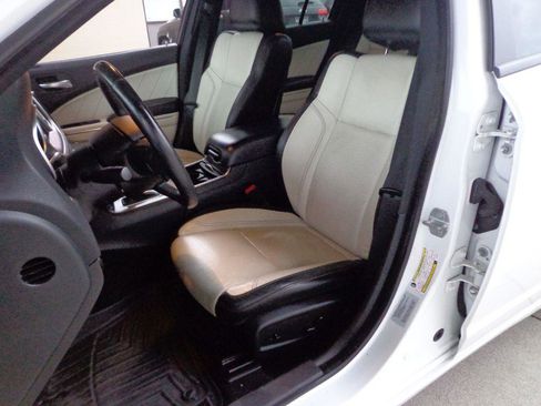 Used 2015 Dodge Charger SXT w/ AWD Plus Group image 10