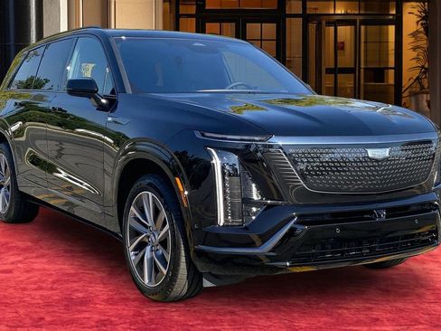 New 2026 Cadillac Vistiq Sport image 2