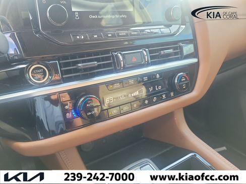 Used 2024 Nissan Pathfinder Platinum FWD image 30