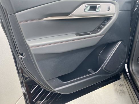 New 2026 Ford Explorer Active RWD image 13