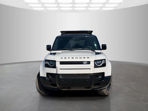 New 2026 Land Rover Defender 110 X-Dynamic SE image 2