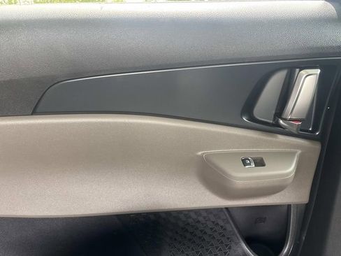 New 2026 Kia Carnival LX FWD image 14