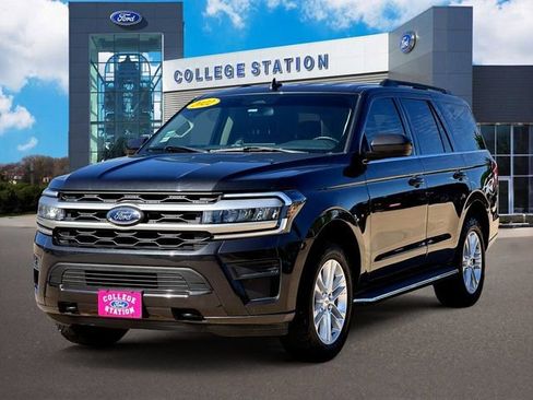 Certified 2022 Ford Expedition XLT AWD/4WD image 2