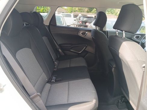 Used 2021 Kia Soul S image 13