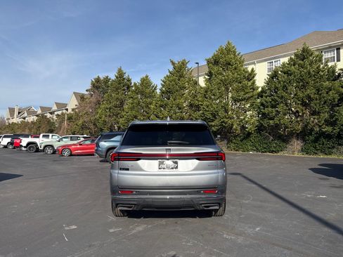 Used 2025 Buick Enclave Preferred image 4