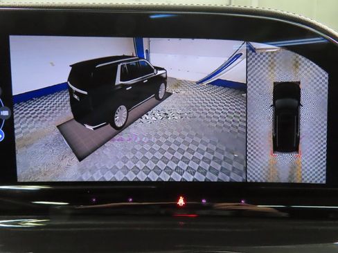 Used 2023 Cadillac Escalade ESV Sport image 28