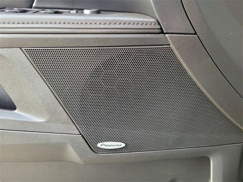 Used 2017 GMC Terrain SLT image 20