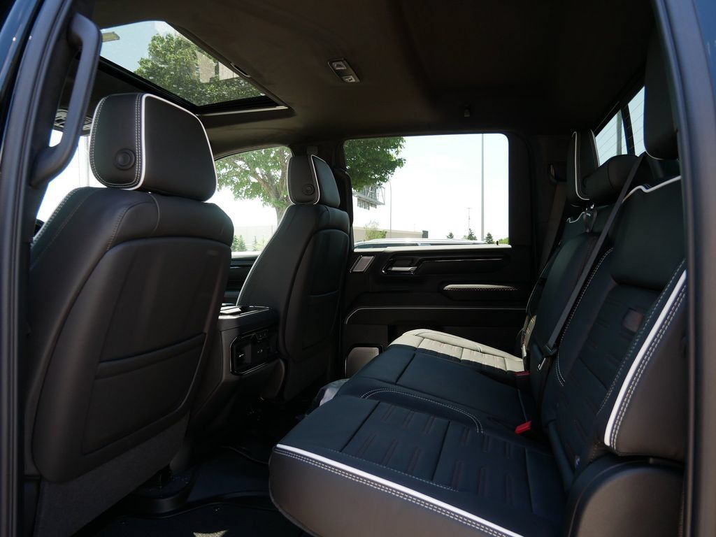New 2026 GMC Sierra 2500 AT4X w/ LPO, Black Badging Package AWD/4WD image 7