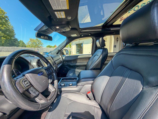Used 2019 Ford Expedition Limited w/ Equipment Group 301A AWD/4WD image 5