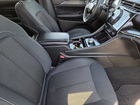 Used 2023 Jeep Grand Cherokee L Laredo w/ Luxury Tech Group I RWD image 31