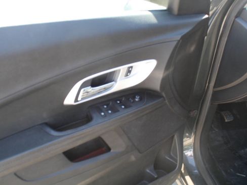Used 2017 Chevrolet Equinox LT FWD image 9