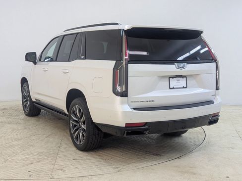 Certified 2022 Cadillac Escalade Sport Platinum w/ Heavy-Duty Trailer Package image 3