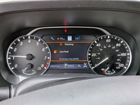 Used 2025 Nissan Frontier SL image 13