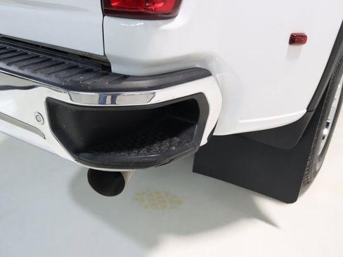 Used 2022 Chevrolet Silverado 3500 LTZ w/ LTZ Plus Package image 17