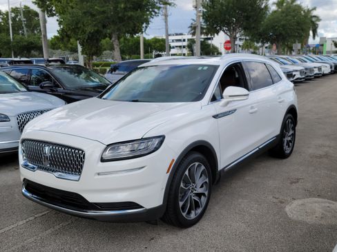 Used 2020 Lincoln Nautilus Reserve FWD image 2