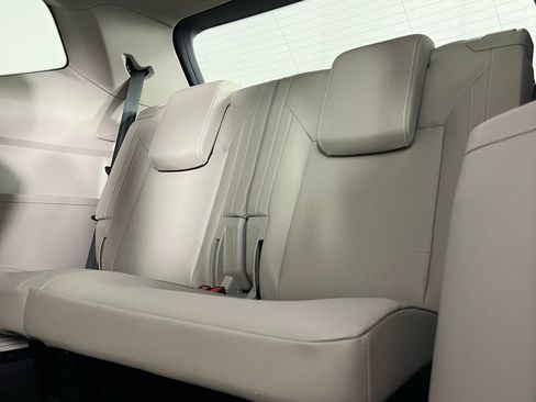 Used 2023 Volkswagen Atlas SE image 27