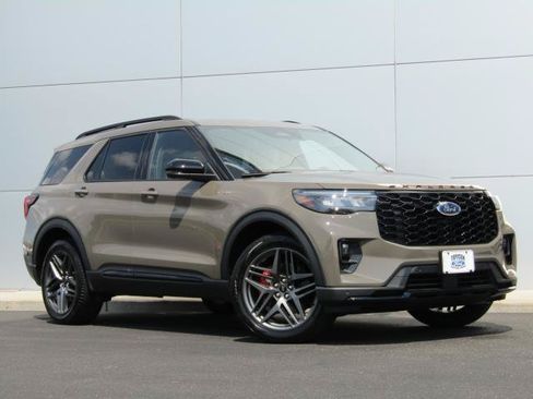Used 2026 Ford Explorer ST-Line w/ ST-Line Street Pack AWD/4WD image 1