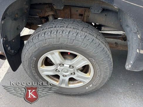 Used 2013 Toyota Tundra 4x4 CrewMax w/ SR5 Pkg image 13