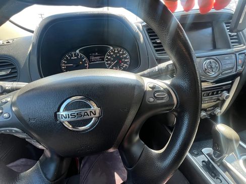 Used 2019 Nissan Pathfinder S AWD/4WD image 18