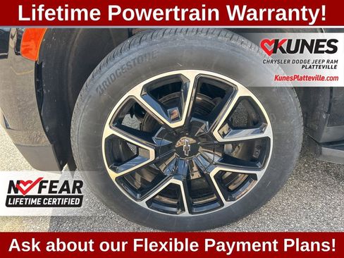 Used 2024 Chevrolet Suburban RST image 15