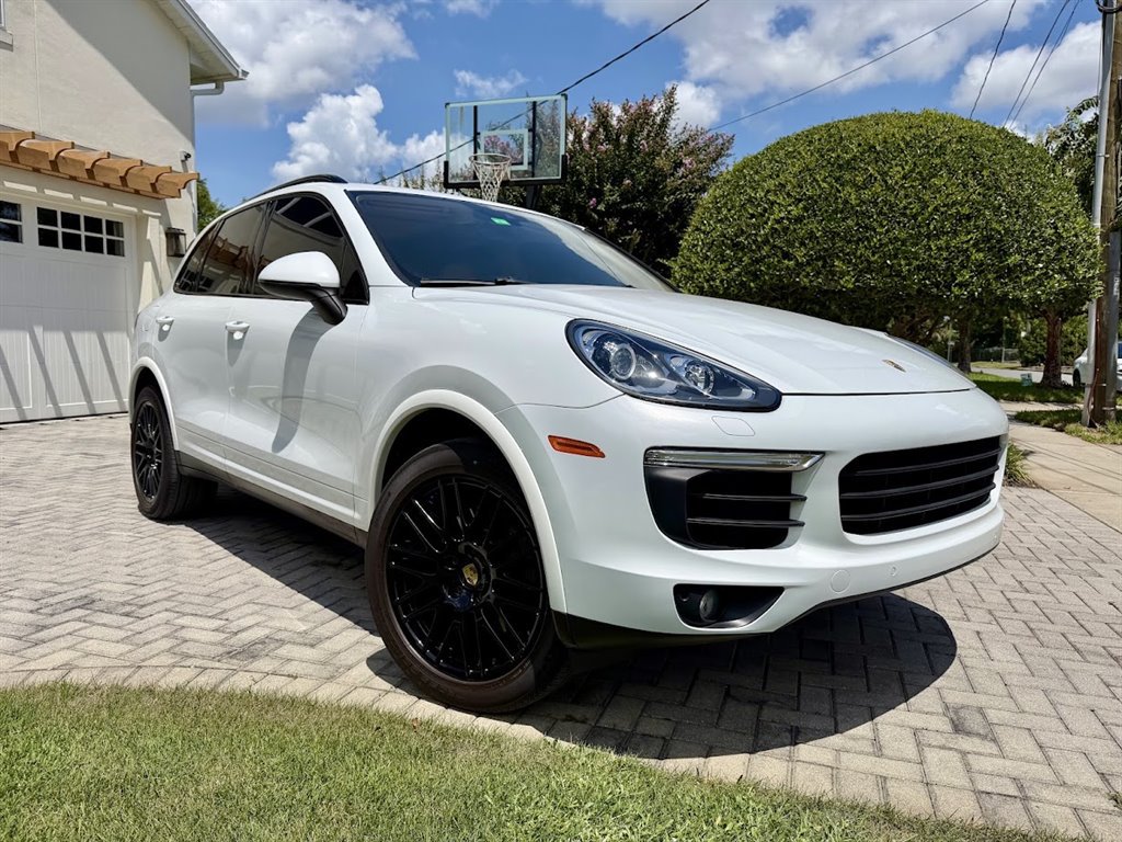Used 2017 Porsche Cayenne AWD/4WD image 7