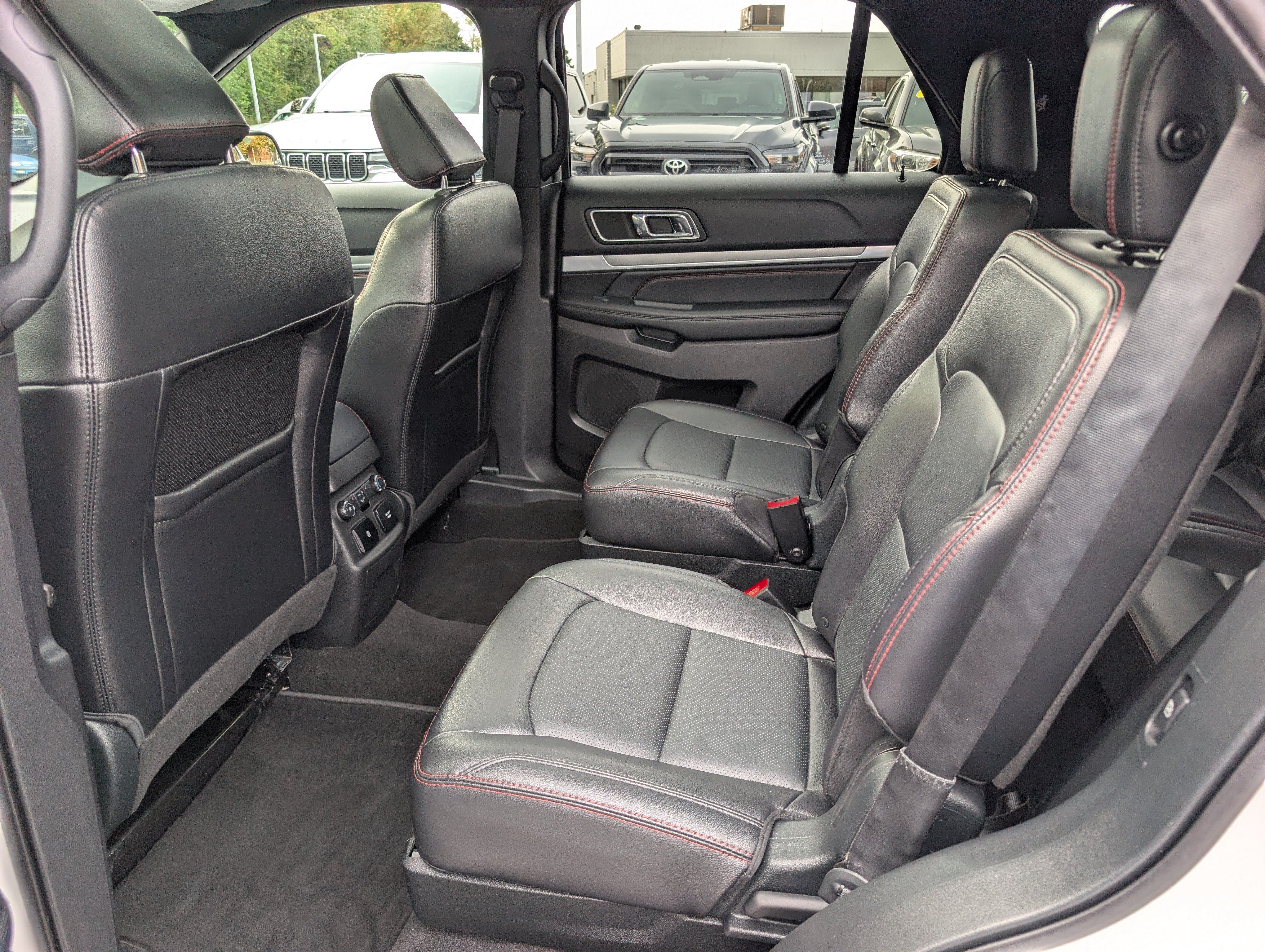 Used 2019 Ford Explorer Sport w/ Equipment Group 401A AWD/4WD image 17