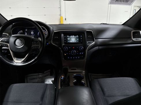 Used 2017 Jeep Grand Cherokee Laredo w/ Quick Order Package 23E image 10