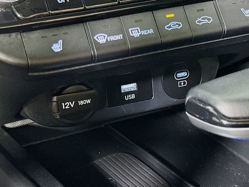 Used 2025 Hyundai Elantra SEL FWD image 29