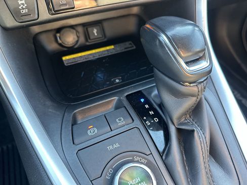 Used 2020 Toyota RAV4 XSE image 30