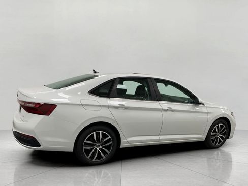 New 2026 Volkswagen Jetta SE image 2