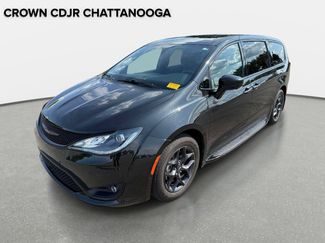 Used 2020 Chrysler Pacifica Touring w/ Advanced Safetytec Group FWD video 1