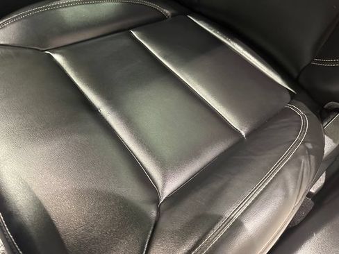 Used 2021 Ford Explorer XLT w/ Equipment Group 202A AWD/4WD image 8