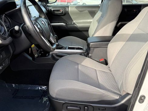 Certified 2022 Toyota Tacoma SR5 w/ Technology Package image 18