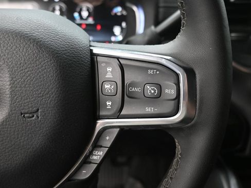 Used 2025 RAM 2500 Laramie AWD/4WD image 7