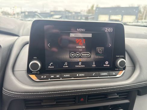 Used 2025 Nissan Rogue S image 20