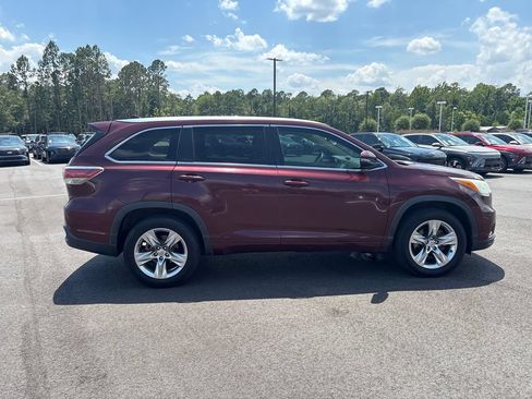 Used 2015 Toyota Highlander Limited w/ Driver Technology Package FWD image 32