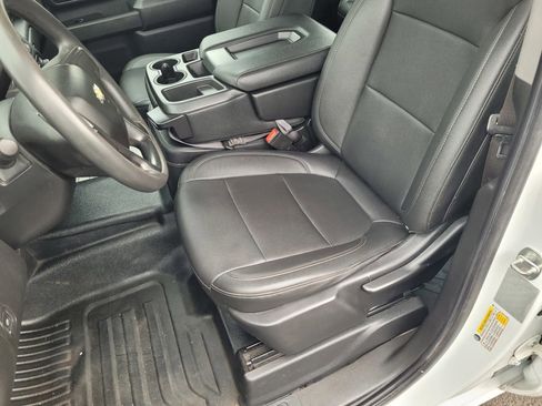 Used 2021 Chevrolet Silverado 2500 W/T image 24