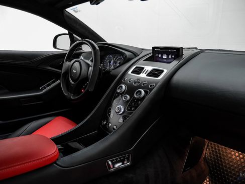 Used 2014 Aston Martin Vanquish Coupe image 39