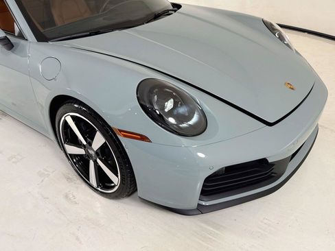 Used 2025 Porsche 911 Carrera RWD image 34