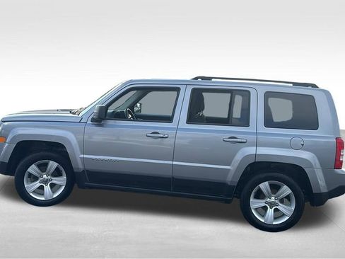 Used 2017 Jeep Patriot Latitude image 4