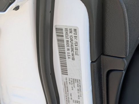 Used 2022 Jeep Grand Cherokee Laredo X image 35