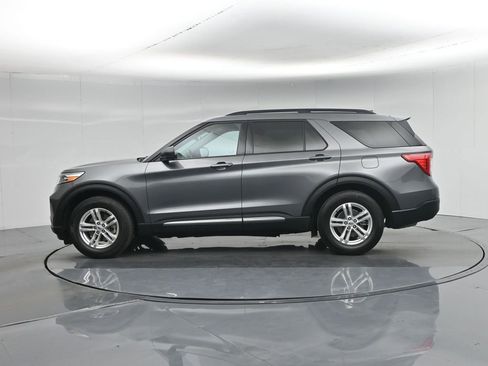 Used 2023 Ford Explorer XLT image 28