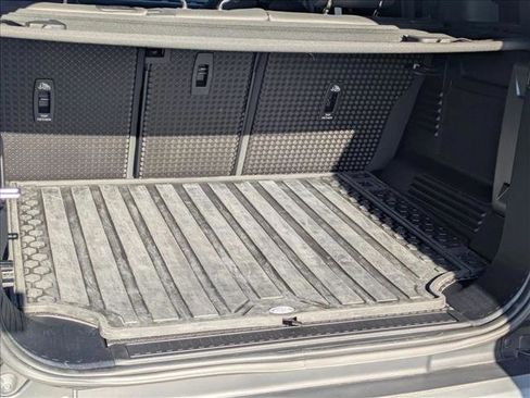 Used 2024 Land Rover Defender 110 S image 6