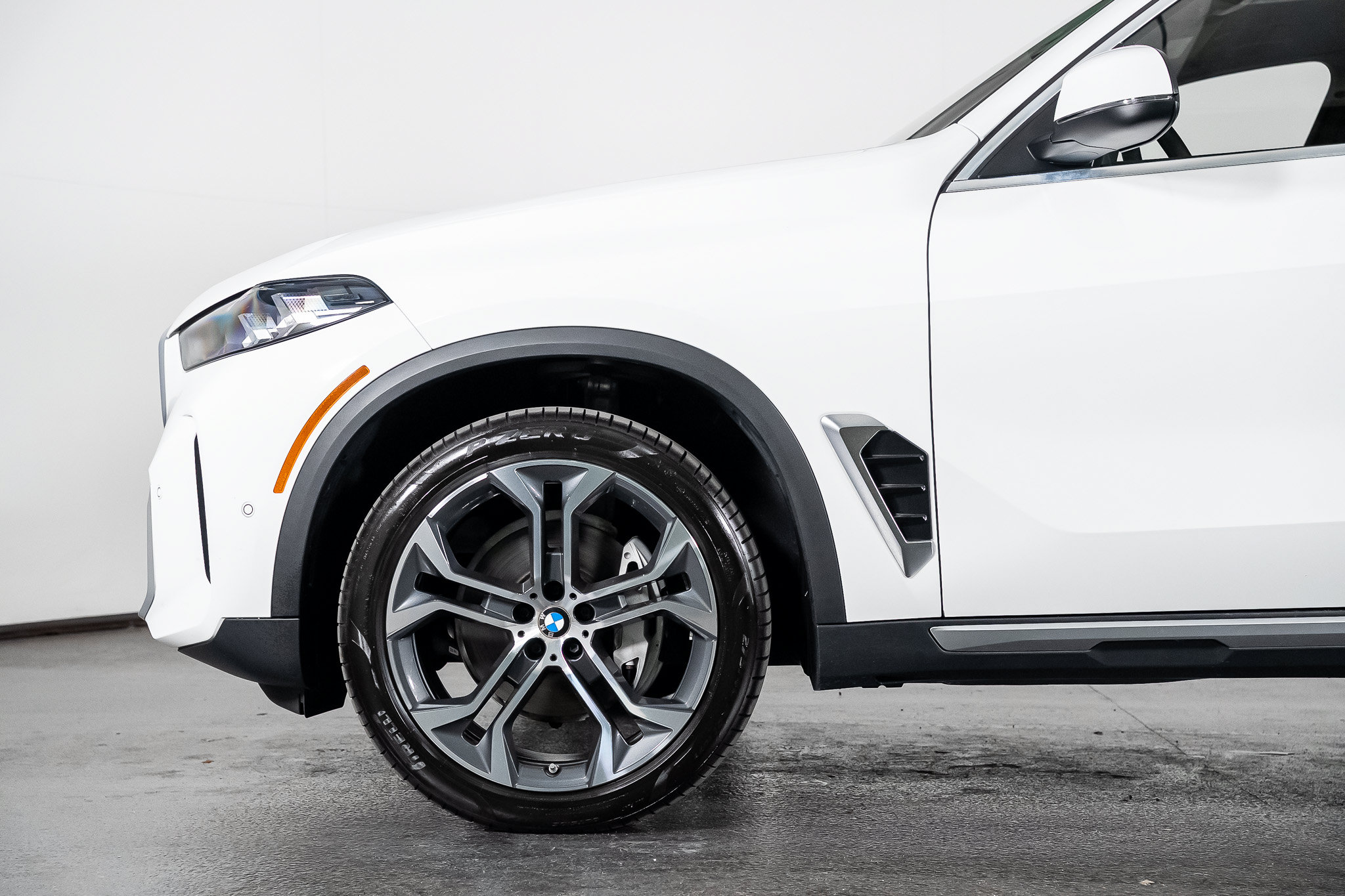Used 2024 BMW X5 sDrive40i RWD image 14