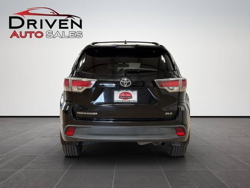 Used 2016 Toyota Highlander XLE FWD image 5