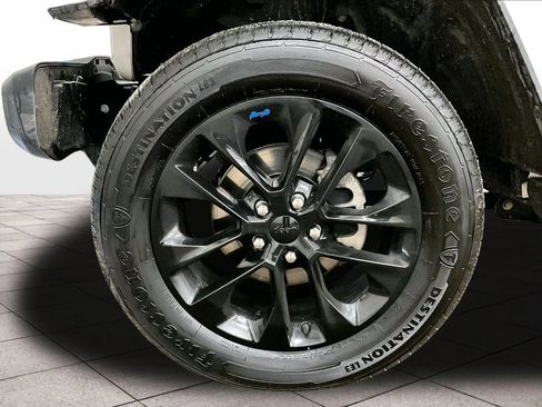 Used 2023 Jeep Wrangler Sahara w/ Cold Weather Group image 8