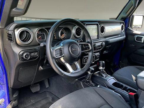 Used 2020 Jeep Wrangler Unlimited Sahara AWD/4WD image 13